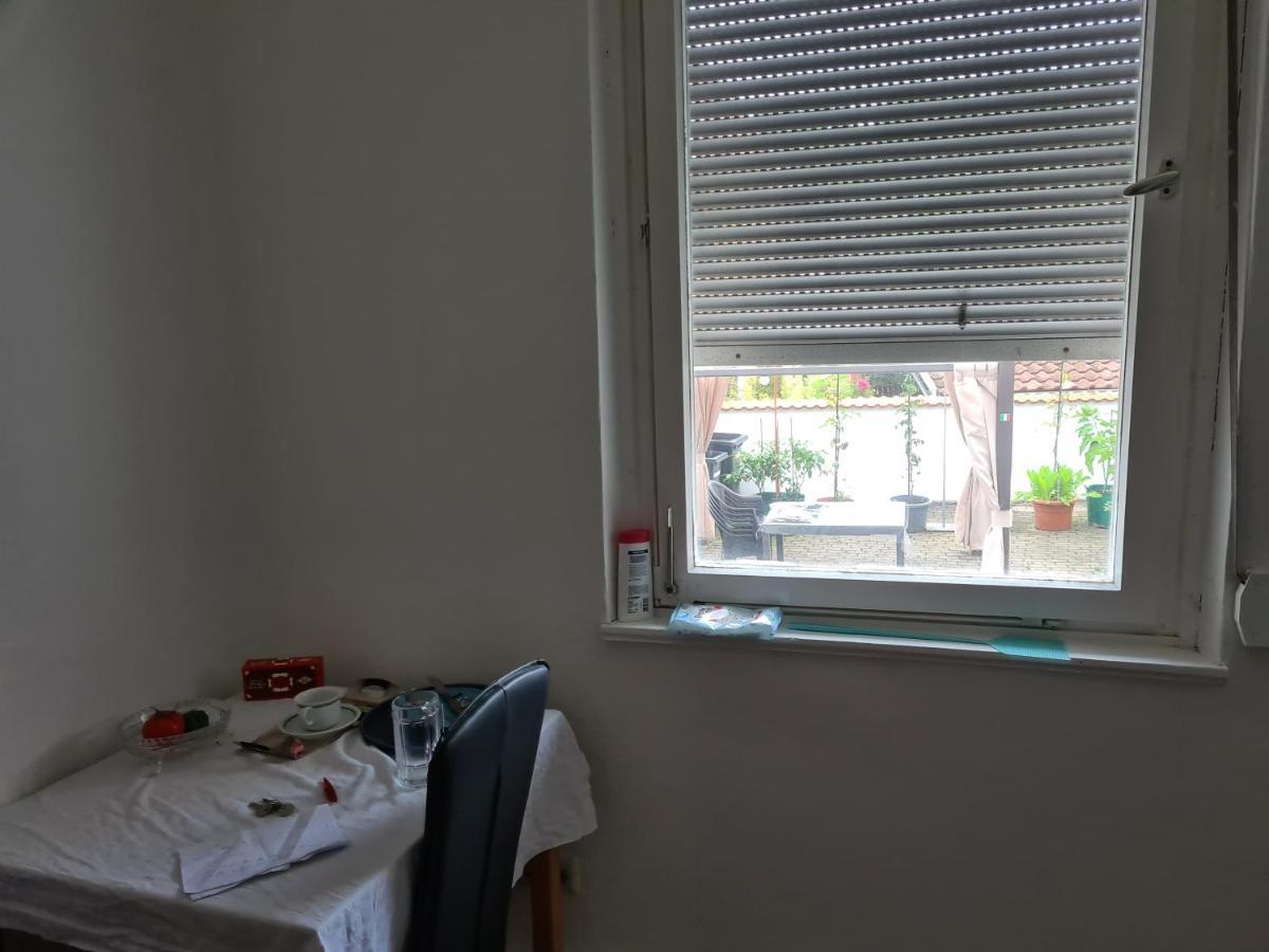 Charmantes Helles Zimmer Zentrumnah Und Naturnah Göppingen Esterno foto
